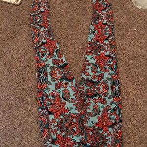 Lularoe leggings in flower pattern